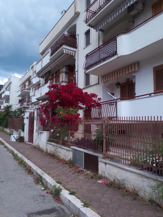 La Vie En Rose Mattinata Apartment Ngoại thất bức ảnh